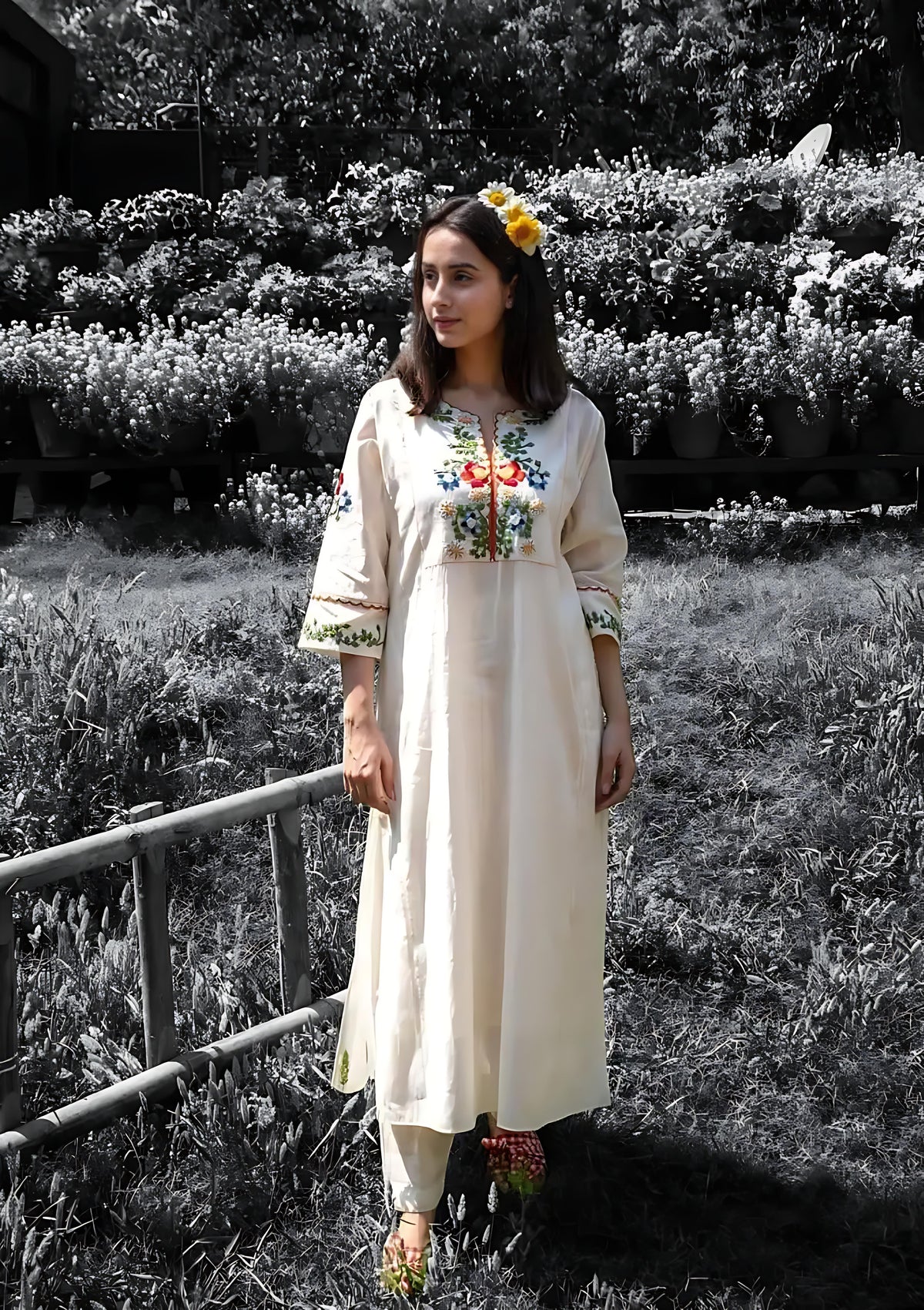 Rangritiya™ Off-White Floral Embroidered Kurta and Palazzo 44